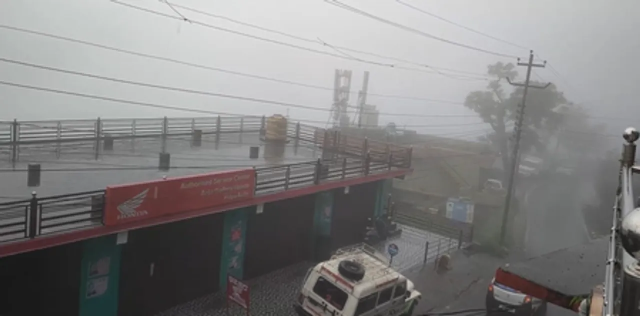 पहाड़ों में मानसून बना आफत: चमोली और चंबा में भारी बारिश से जनजीवन अस्त-व्यस्त, बदरीनाथ हाईवे बंद, स्कूलों में छुट्टी