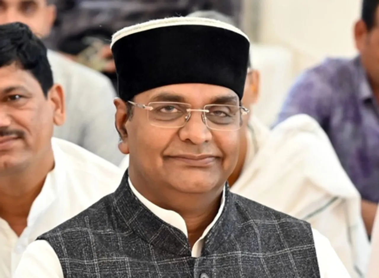 जीतू पटवारी गलती के लिए माफी मांगे : विश्वास सारंग