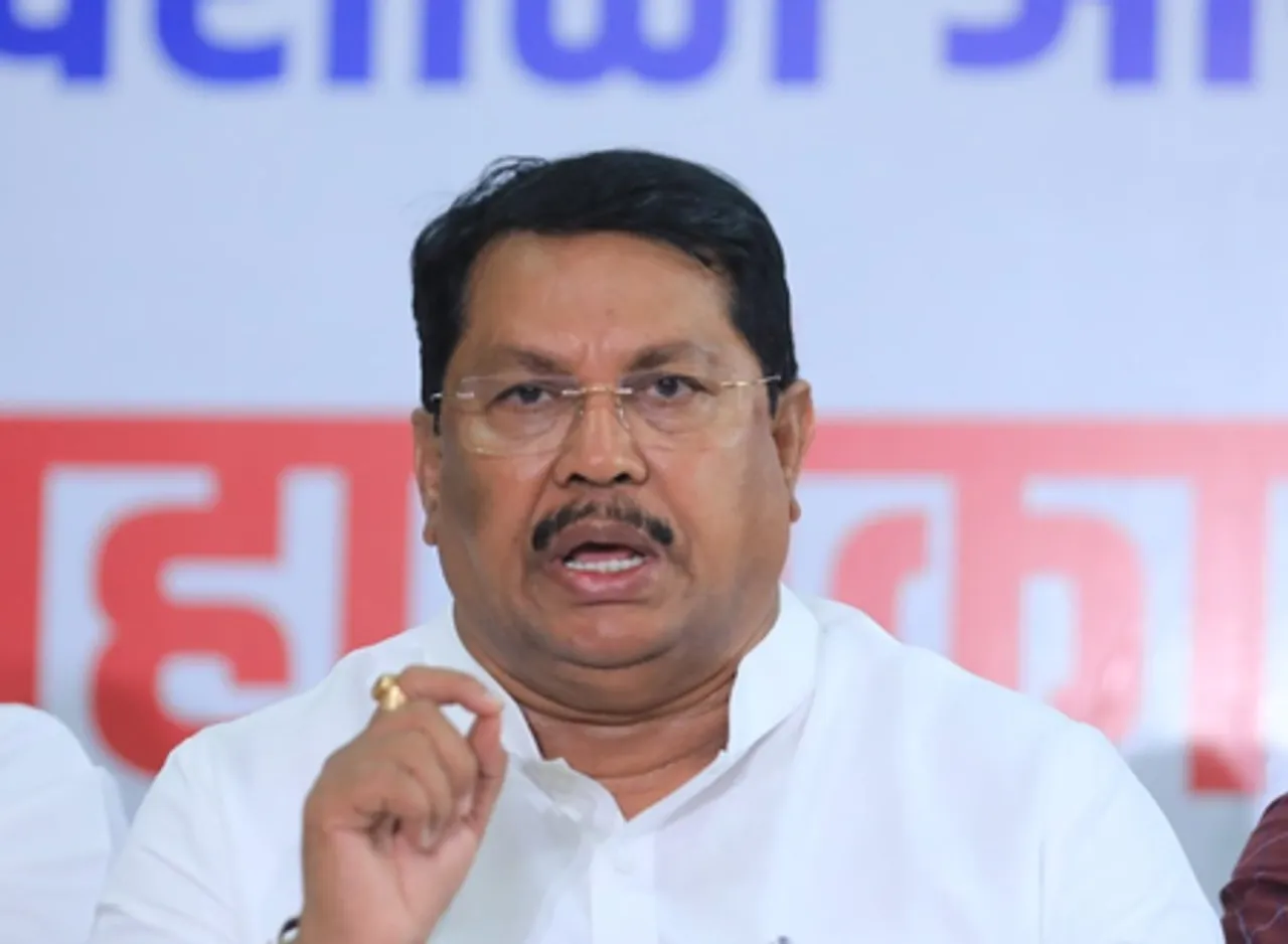 शिवसेना विधायक ने कैंटीन कर्मचारी को जड़ा थप्पड़ : कांग्रेस नेता बोले- कानून को अपने हाथ में लेना गलत