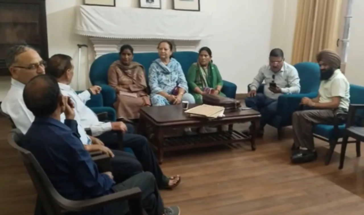 हिमाचल प्रदेश: पेंशन न मिलने पर पथ परिवहन पेंशनर्स का फूटा गुस्सा, भुगतान नहीं होने पर बड़े आंदोलन की चेतावनी