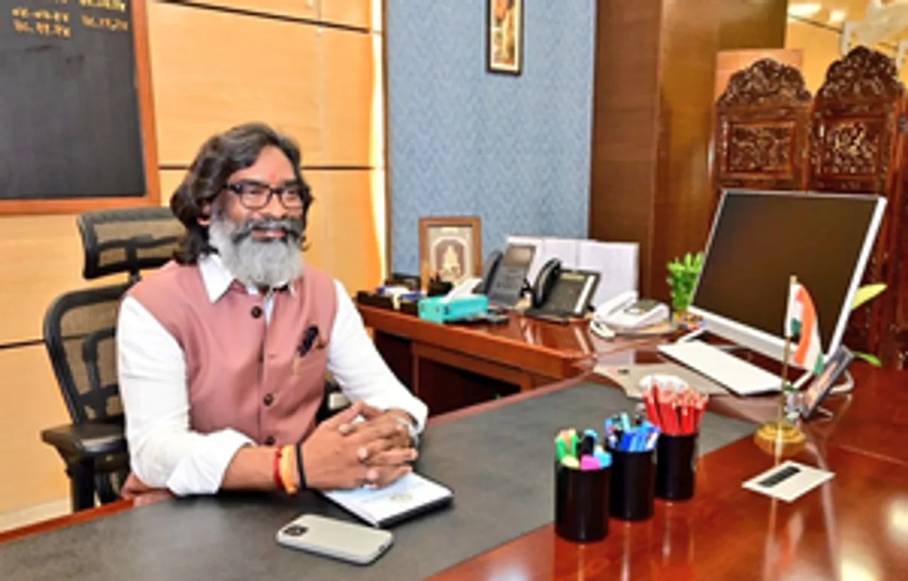 Ranchi: JMM leader Hemant Soren assumes charge as Jharkhand Chief Minister following the swearing-in ceremony