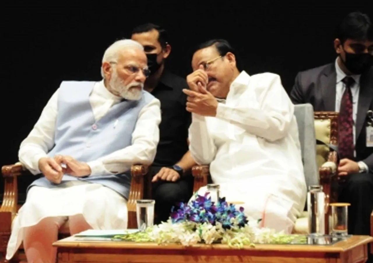 Narendra Modi,Venkaiah Naidu,