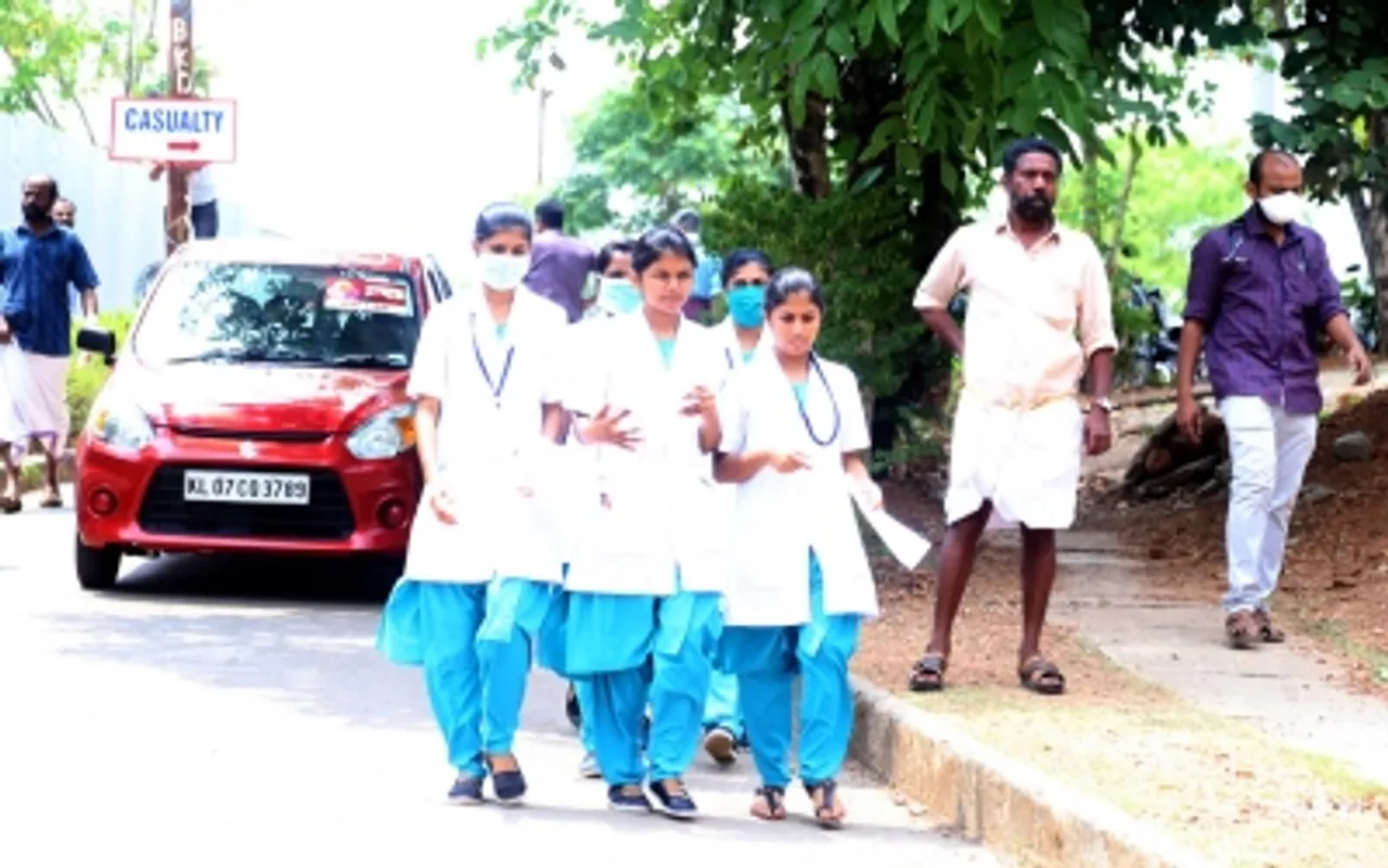 June 2019,Kochi,Nipah,Nurses wear masks,Nurses,precautionary measure