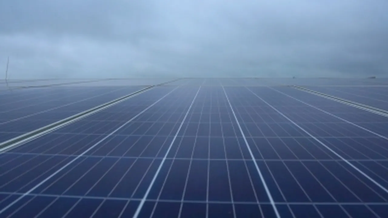 Rewa,Ultra Mega Solar Power project,Narendra Modi,PM dedicates Rewa Ultra Mega Solar Power project to nation