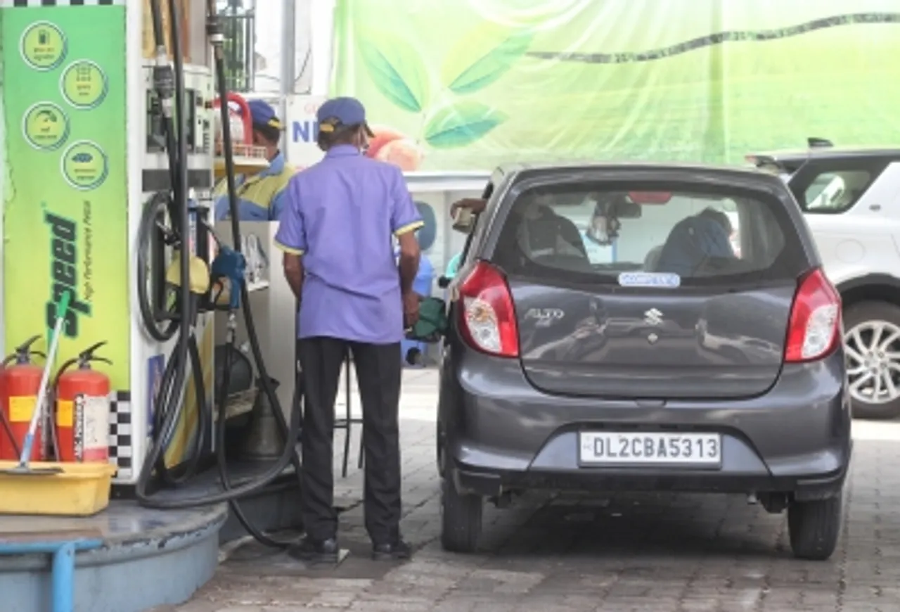 People Filling Petrol, Petrol pump, Fuel,