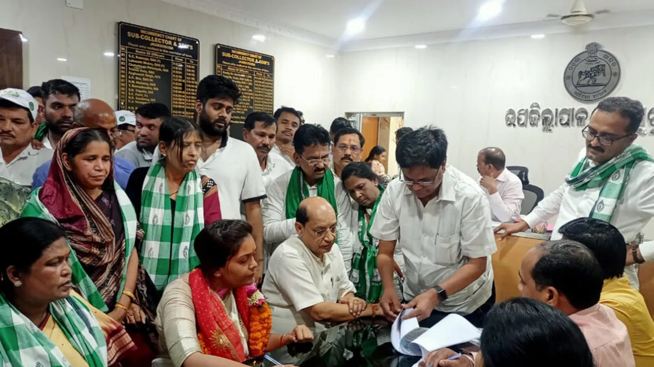 Dipali das submitted the nomination