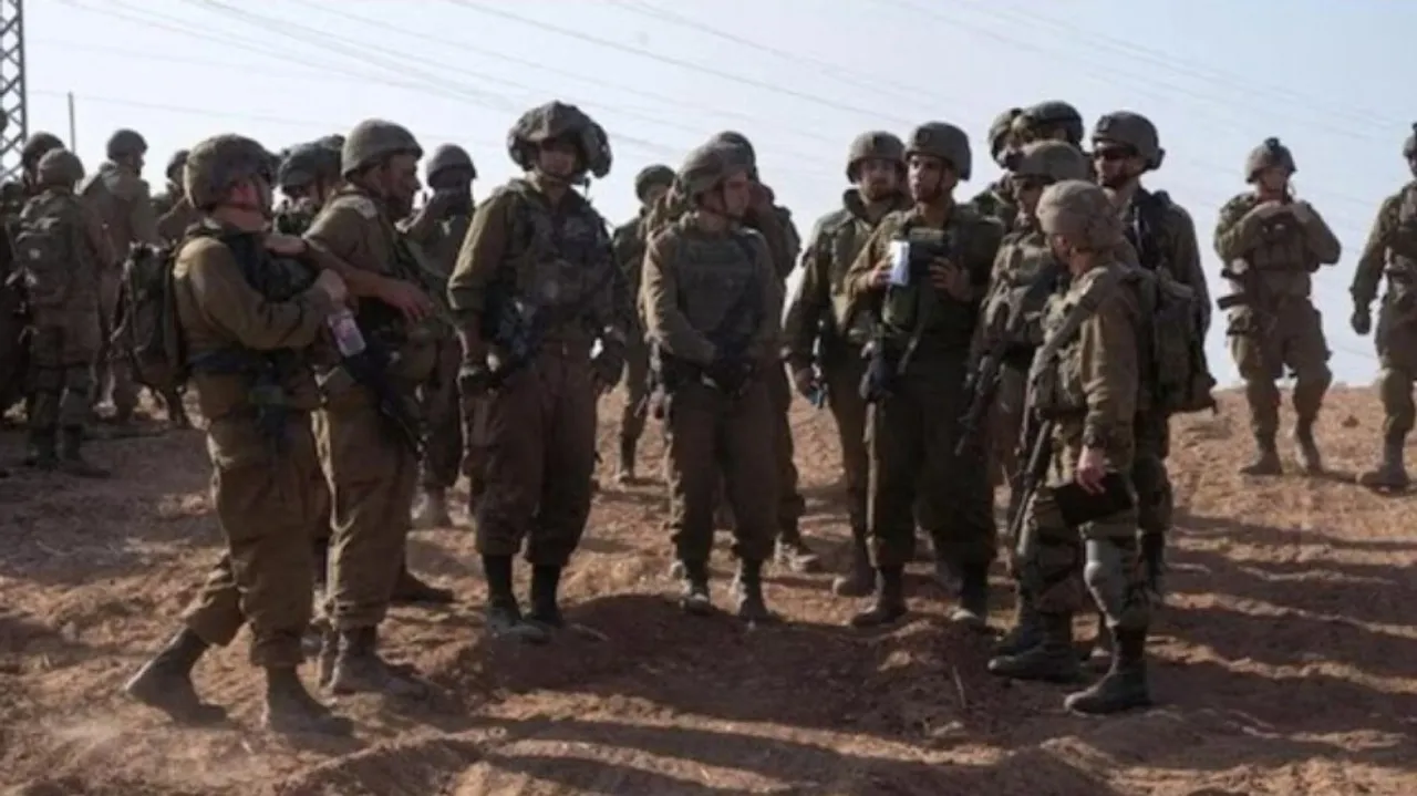 Israel is distributing guns to its citizens