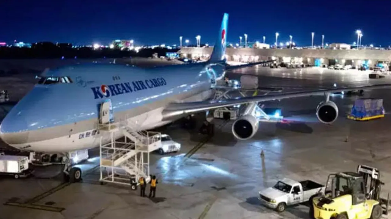 plane collides with plane