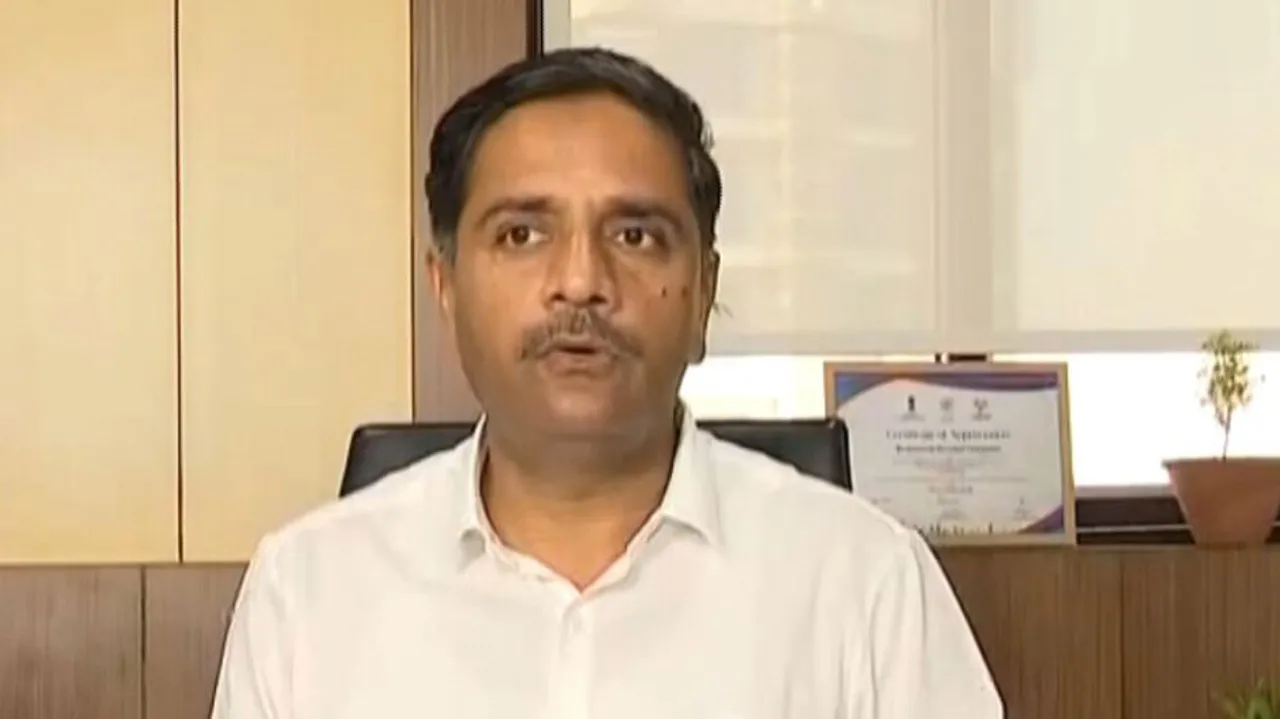 VIJAY_AMRUTA_KULANGE 