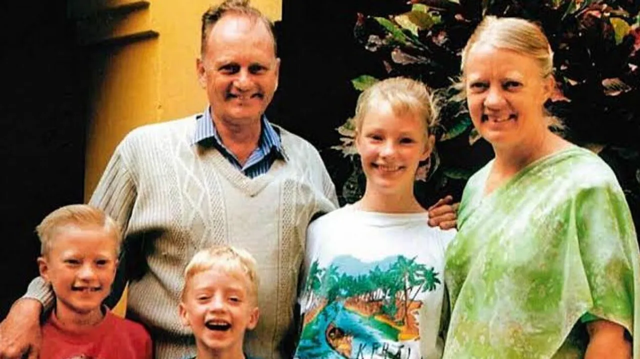 Graham Staines with family 