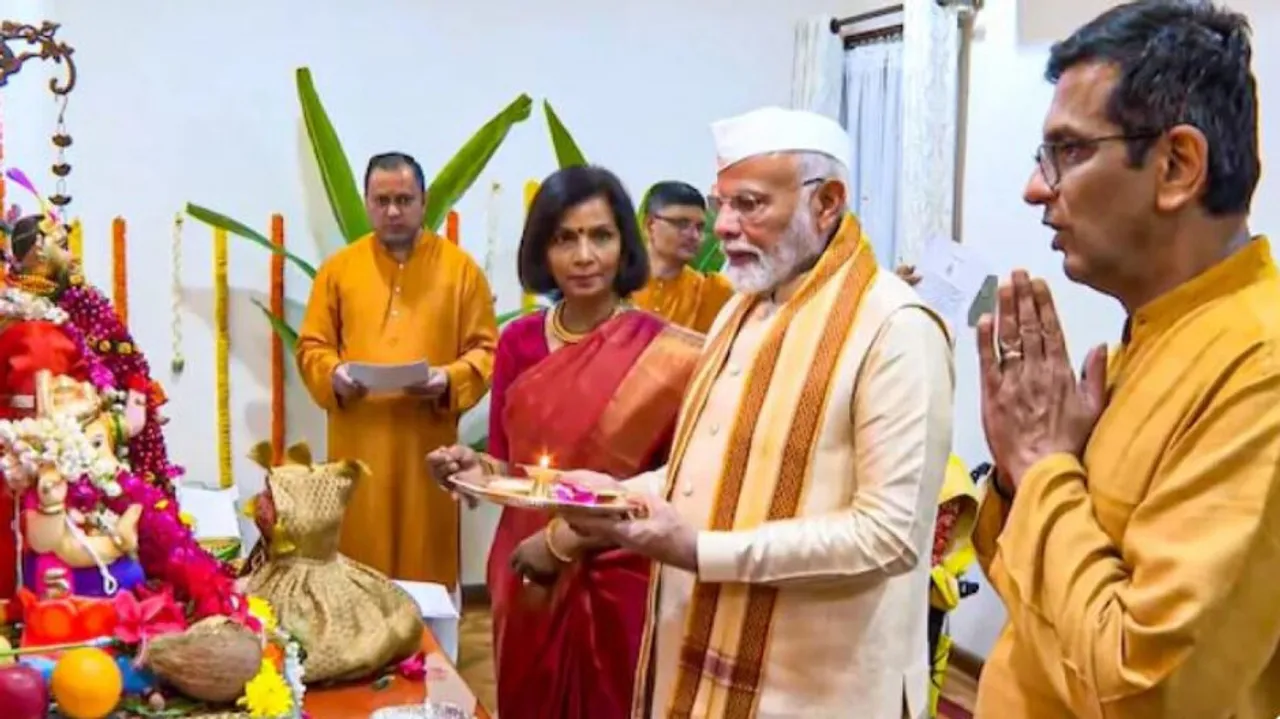 DY Chandrachud, PM Modi