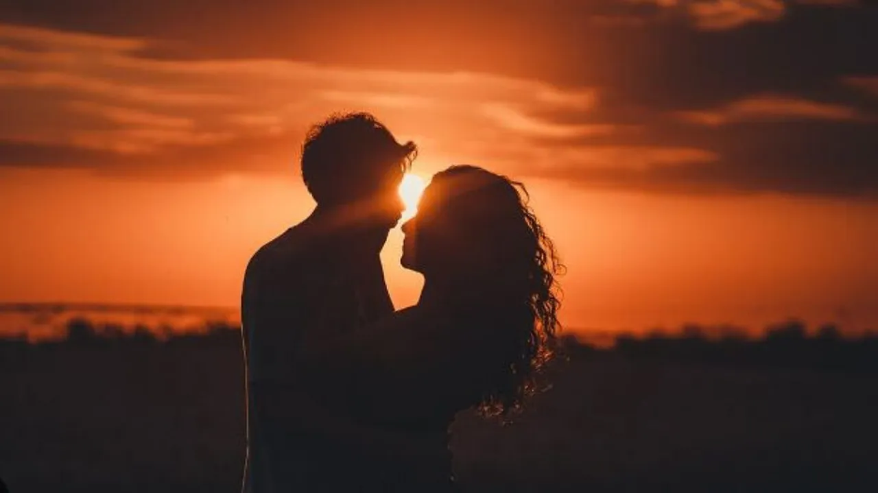 Mumbai Man Chops Live In Partner