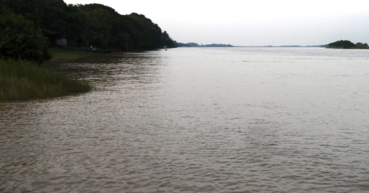 ଝଡ ମୁହଁରେ ଚାନ୍ଦବାଲି: ଲୁଣାପାଣି ସାଜୁଛି ଚାଷୀଙ୍କ ଦୁଃଖ, ପ୍ରତିକାର ଲୋଡ଼ା