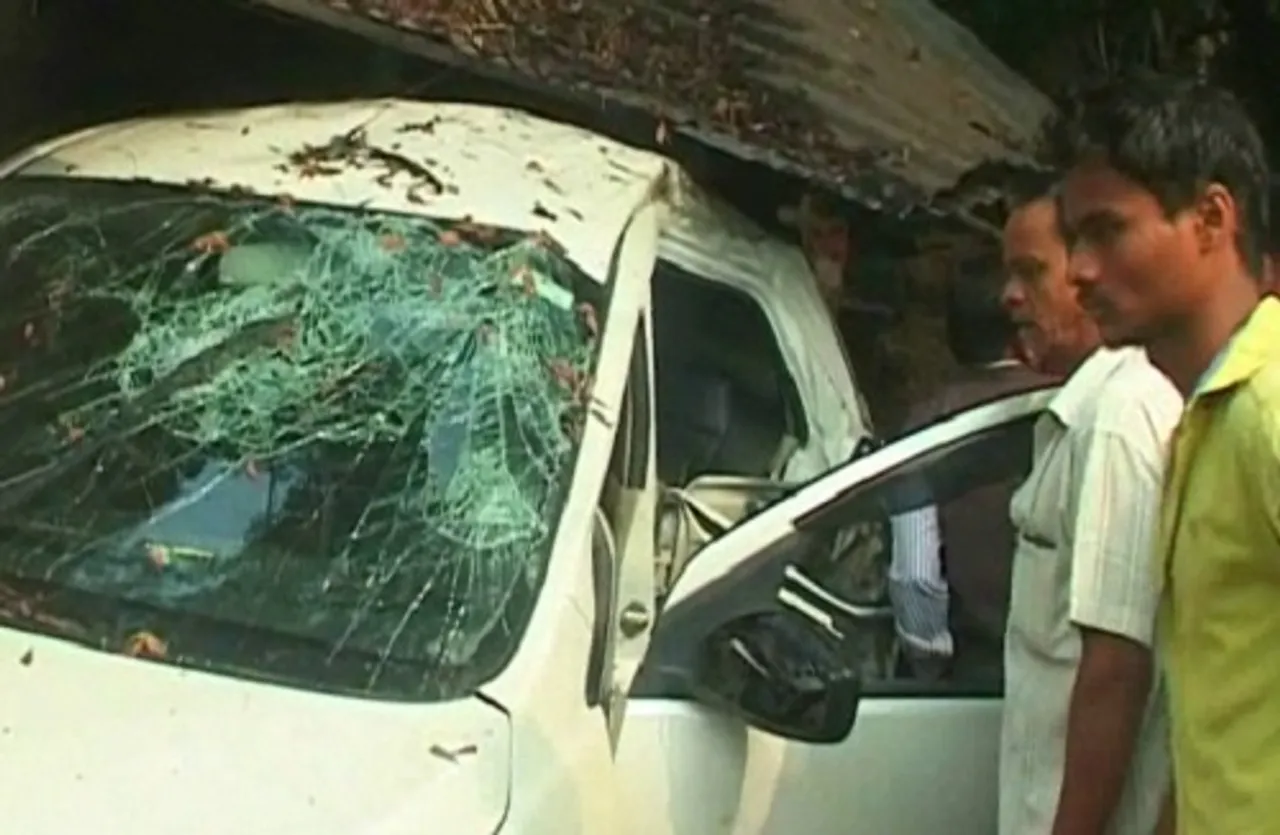 ଅନୁଗୋଳ: ସଡ଼କ ଦୁର୍ଘଟଣାରେ ୨ ମୃତ, ଦୁଇ ଆହତ