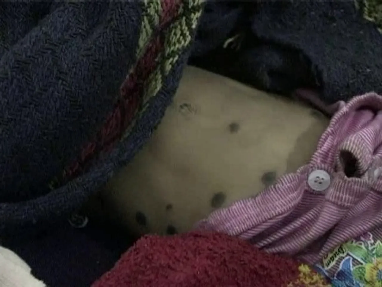 ନବରଙ୍ଗପୁର: ୮ ମାସର ଶିଶୁକୁ ଚେଙ୍କ ଦେଲା ବାପା