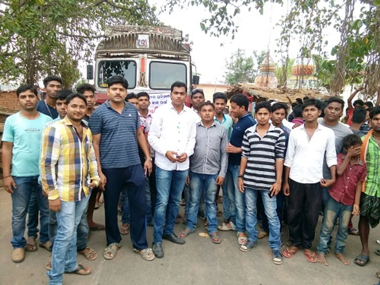 ଅଘୋଷିତ ବିଦ୍ୟୁତ୍ କାଟ ପ୍ରତିବାଦରେ ସିନାପାଲି ବନ୍ଦ