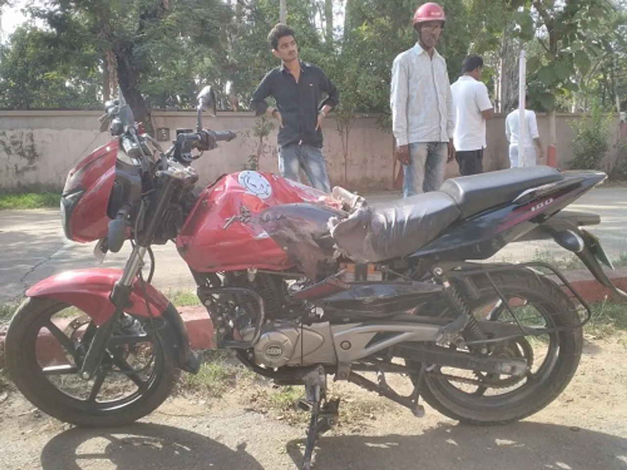 ରାଉରକେଲା: ସଡ଼କ ଦୁର୍ଘଟଣାରେ ୩ ଯୁବକ ମୃତ