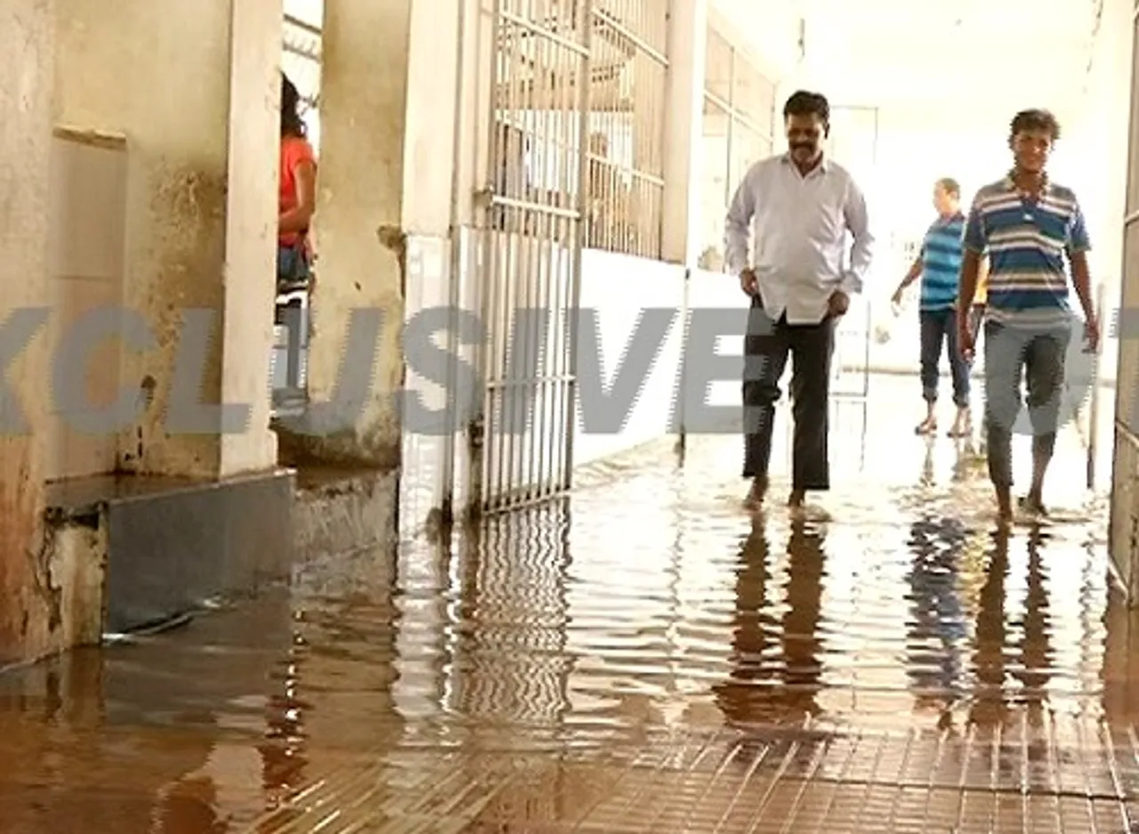 କ୍ୟାପିଟାଲ ହସପିଟାଲରେ ବର୍ଷାପାଣି ପଶିଲା, ରୋଗୀ ହନ୍ତସନ୍ତ