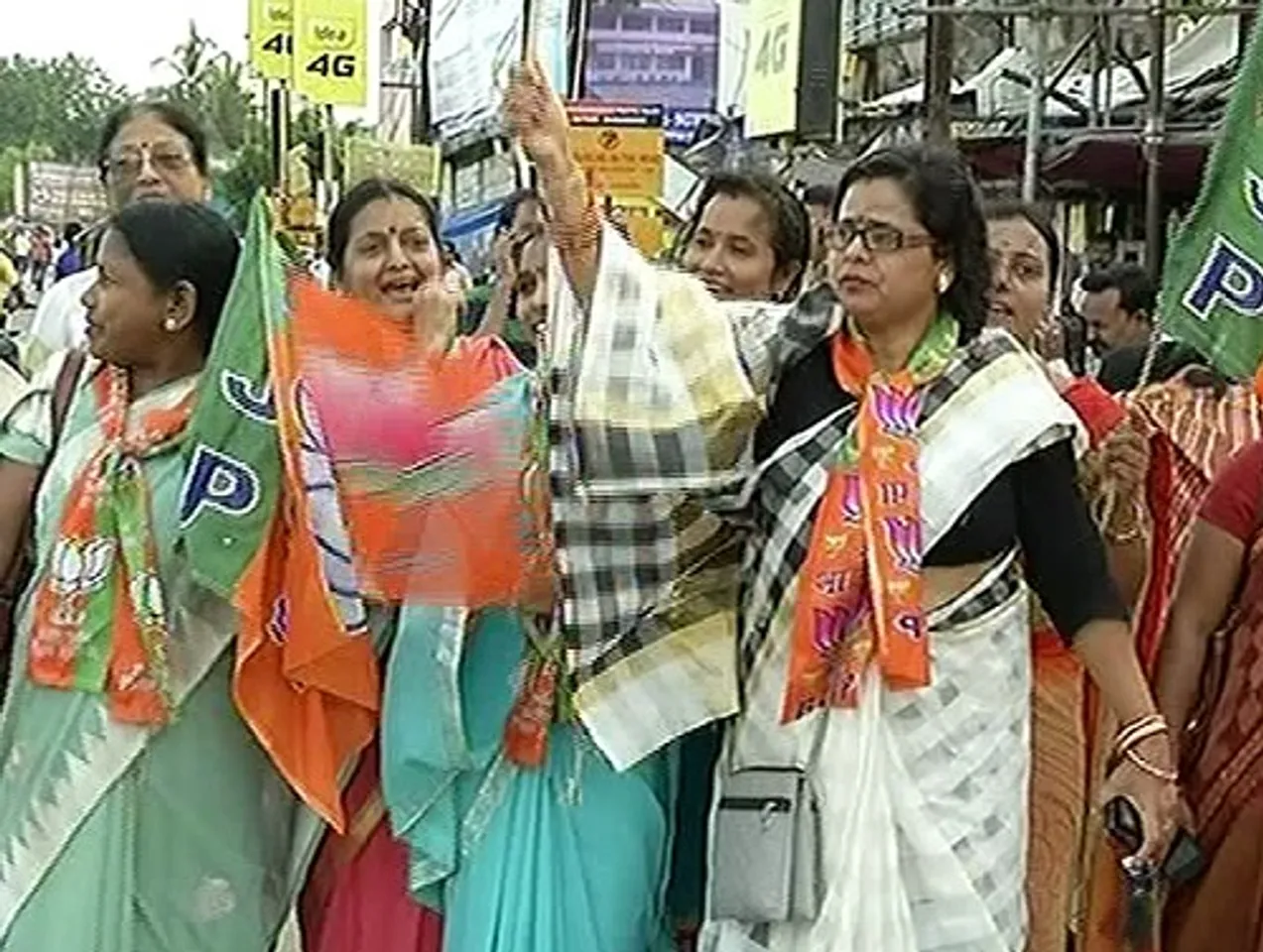 ଓସ୍କାର ଚିଟ୍‌ଫଣ୍ଡ୍‌ ଲିଙ୍କ୍‌ : ପପୁ ପମ୍‌ପମ୍‌ଙ୍କ ବିରୋଧରେ କାର୍ଯ୍ୟାନୁଷ୍ଠାନ ଦାବି କଲା କଟକ ବିଜେପି ମହିଳା ମୋର୍ଚ୍ଚା