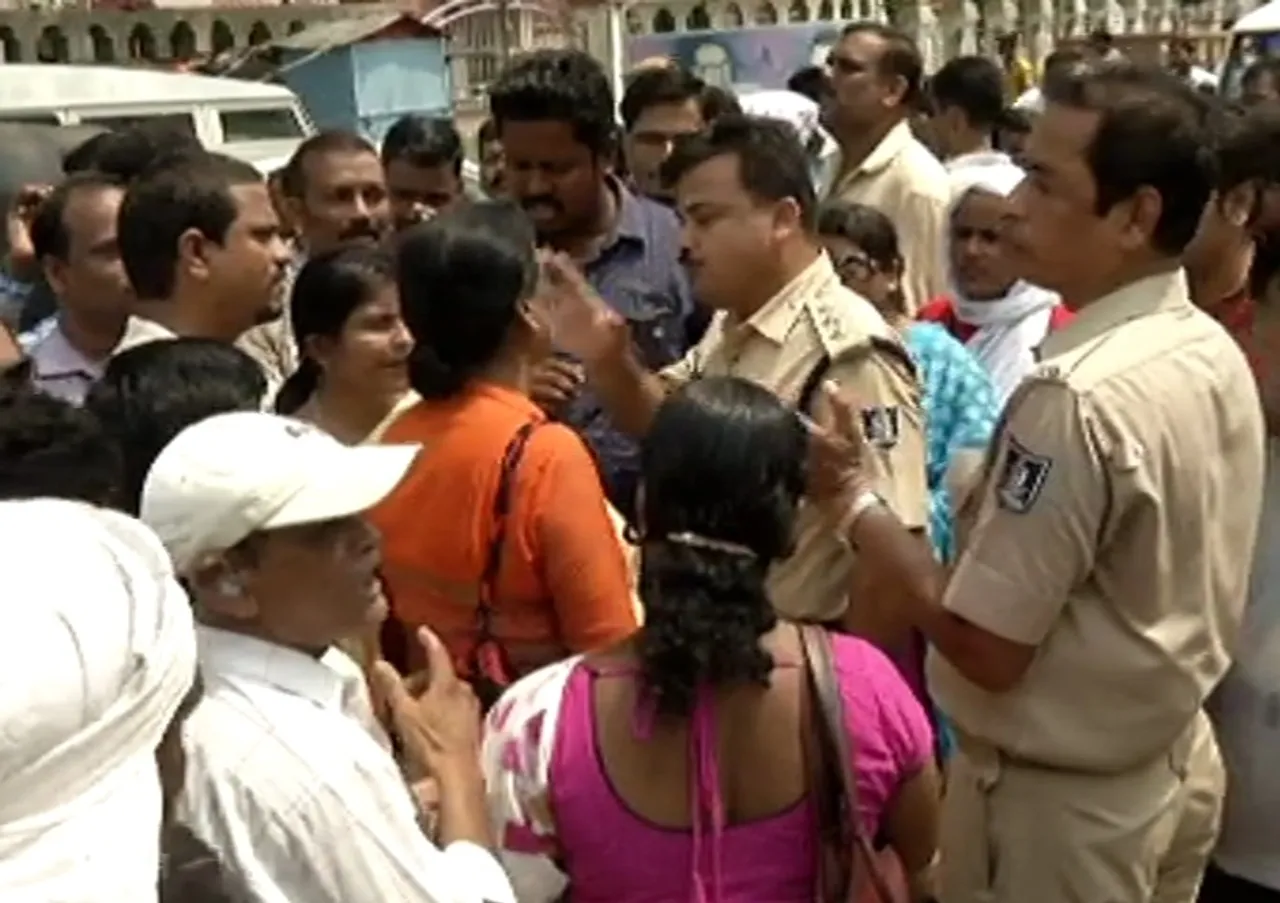 ସିଏମ୍‌ସି ଉପ ନିର୍ବାଚନରେ ଉତ୍ତେଜନା, ପୋଲିସର ଲାଠିଚାଳନା