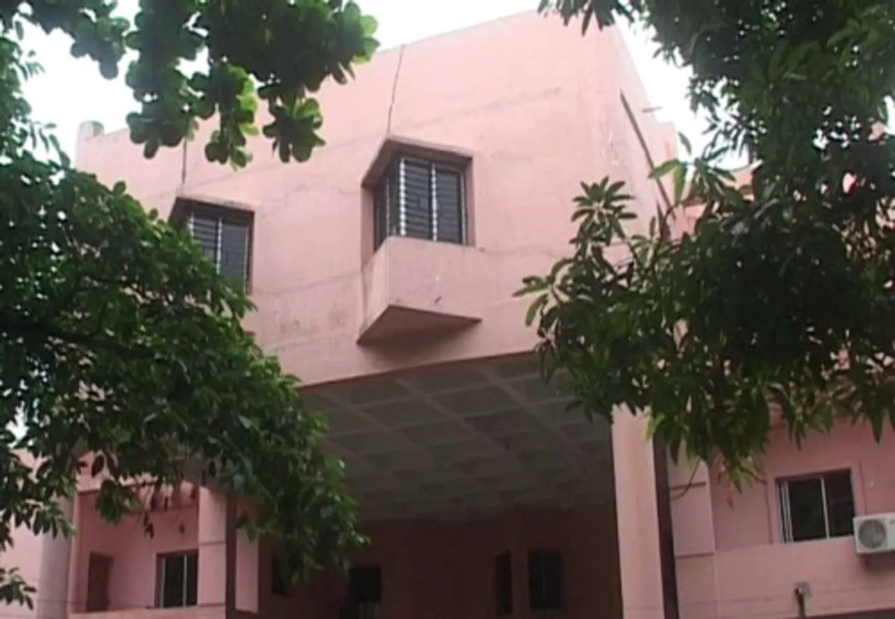 କେନ୍ଦ୍ରାପଡ଼ା ଡିଆର୍‌ଡିଏ ଅଫିସ୍‌ରେ ବୋମାମାଡ଼