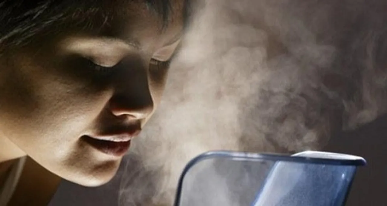 ତ୍ୱଚାର ଚମକ ପାଇଁ  ଷ୍ଟିମ୍‌