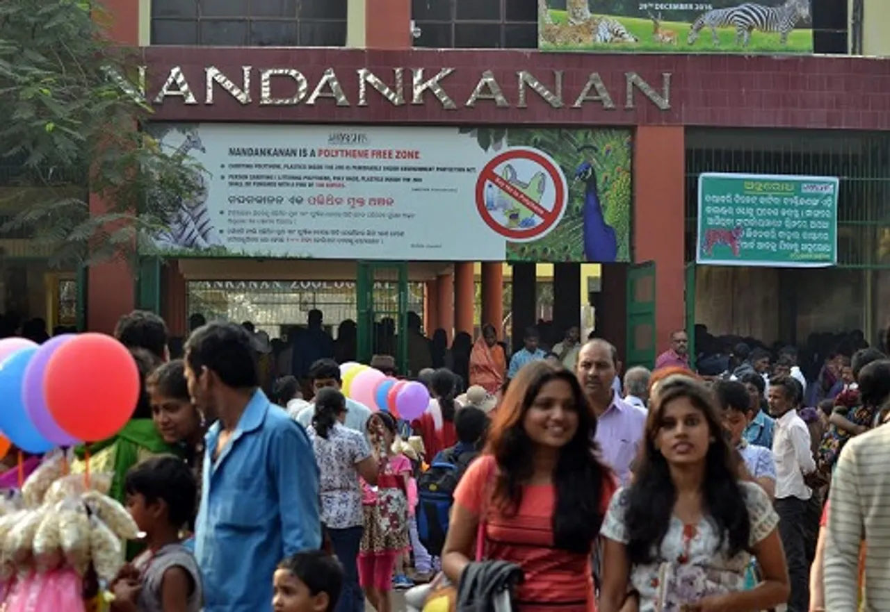 ୫୦,୬୪୮ ପର୍ଯ୍ୟଟକ ପ୍ରାଣୀ ଉଦ୍ୟାନ ନନ୍ଦନକାନନ ବୁଲିଲେ