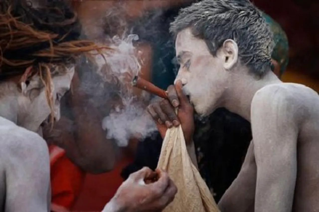 ସାବଧାନ! ଟିନ୍ ଏଜରେ ‘ହୁକା’ ମାରାତ୍ମକ