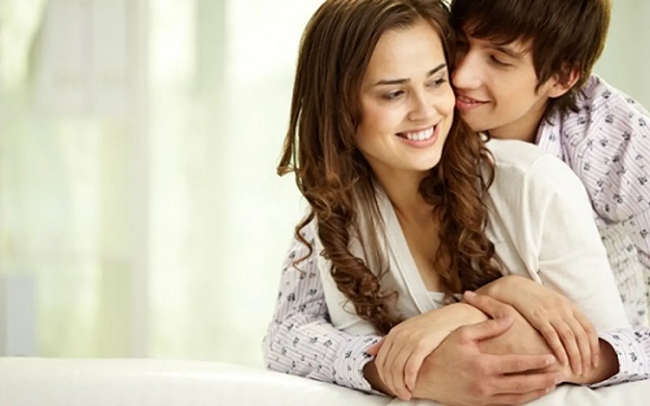 ପ୍ରେମରେ ପଡ଼ିଲେ କ’ଣ ହୁଏ ପ୍ରେମିକାର ମନ?