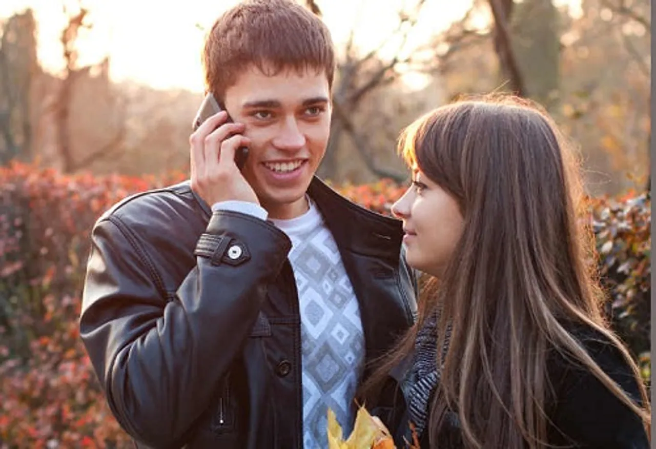 ଫୋନ୍‌ରେ କିପରି ଝିଅଙ୍କୁ କରିବେ ଇମ୍ପ୍ରେସ୍?