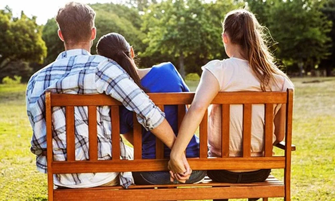 ମିଛ ସଂପର୍କ ସତ ବାହାନା; କେମିତି ଠକିବେ ଗର୍ଲଫ୍ରେଣ୍ଡକୁ