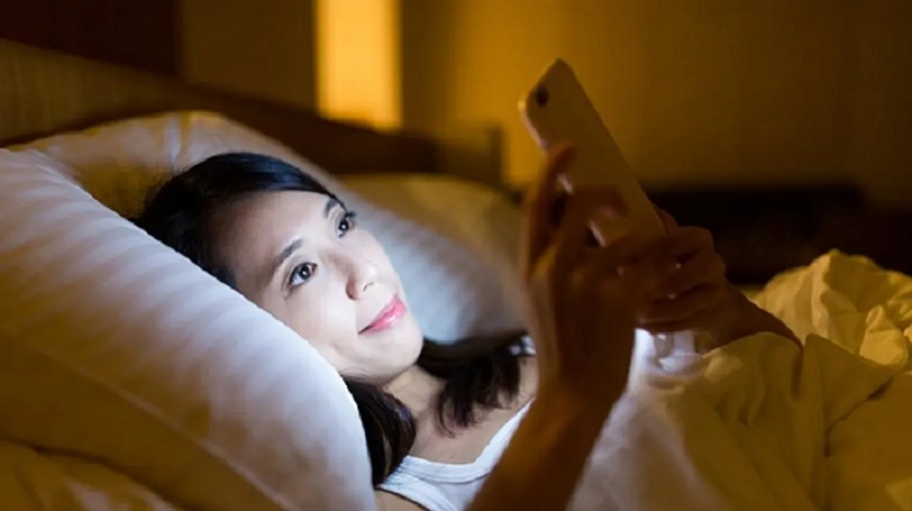 ରାତିରେ ପାଖରେ ମୋବାଇଲ ରଖି ଶୋଉଛନ୍ତି କି ତେବେ ସାବଧାନ