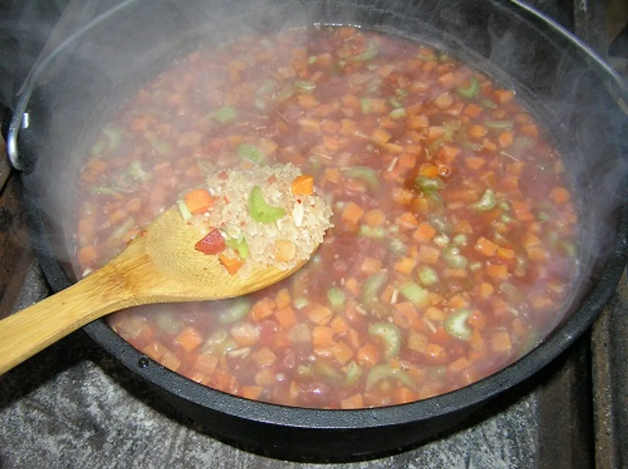 ଖାଦ୍ୟକୁ ବାରମ୍ବାର ଗରମ କରୁଛନ୍ତି କି ?  ସାବଧାନ ଏହା ଆପଣଙ୍କର କ୍ଷତି କରିପାରେ