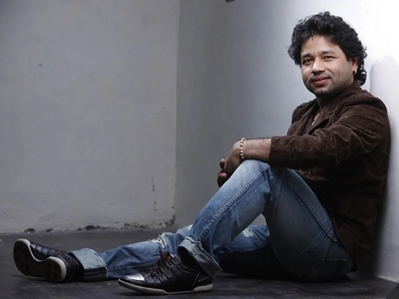 ରାଜୁ ଶ୍ରୀବାସ୍ତବ ବଞ୍ଚିଛନ୍ତି, ଭୁଲ ଖବର ପ୍ରଚାର କରନ୍ତୁନି: କୈଳାଶ ଖେର