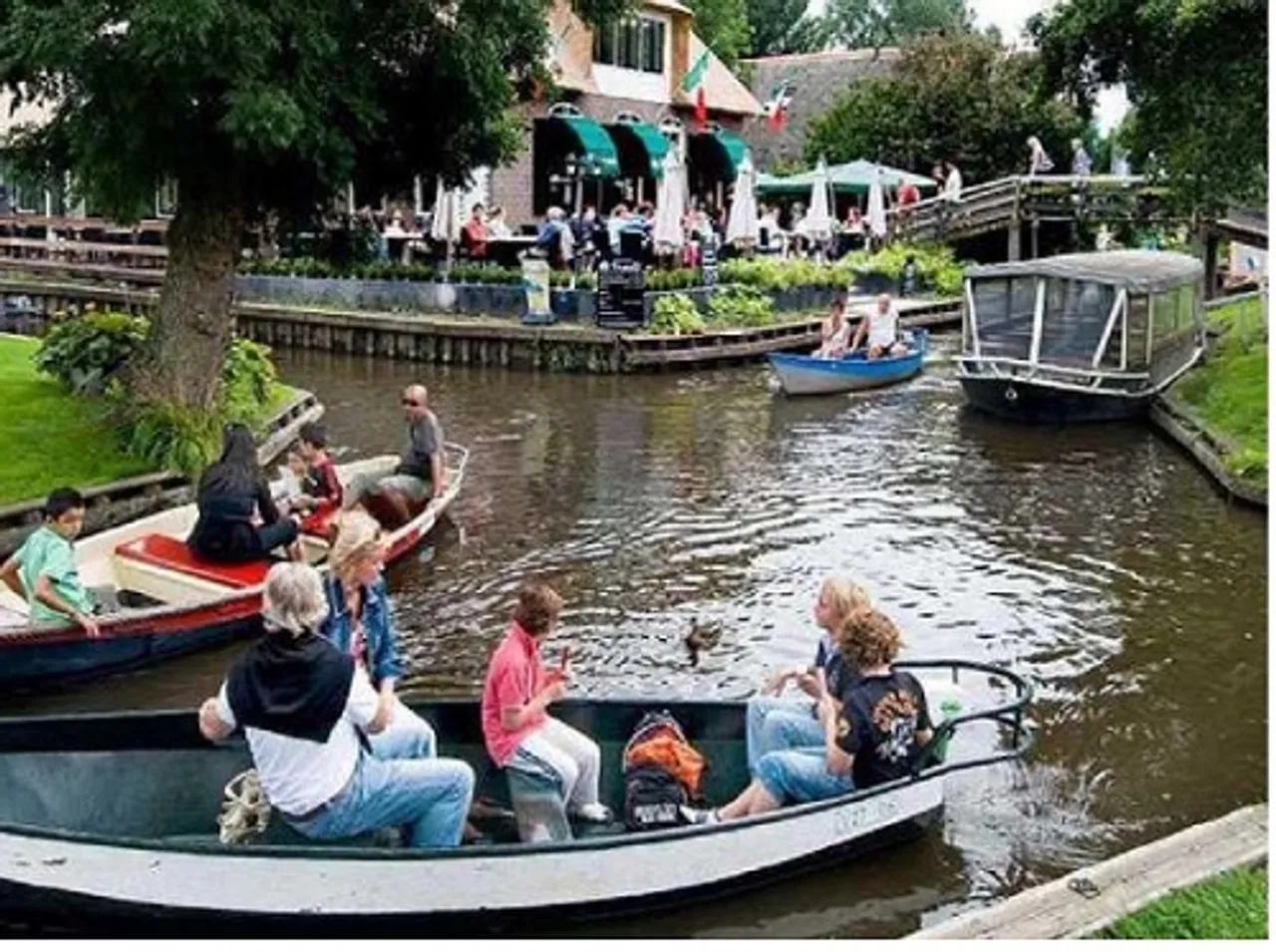 ଏମିତି ଗାଁ: ଯିବାକୁ ରାସ୍ତା ନାହିଁ, କିନ୍ତୁ ପାଇଛି ବିଶ୍ୱ ପର୍ଯ୍ୟଟନ କ୍ଷେତ୍ରର ମାନ୍ୟତା