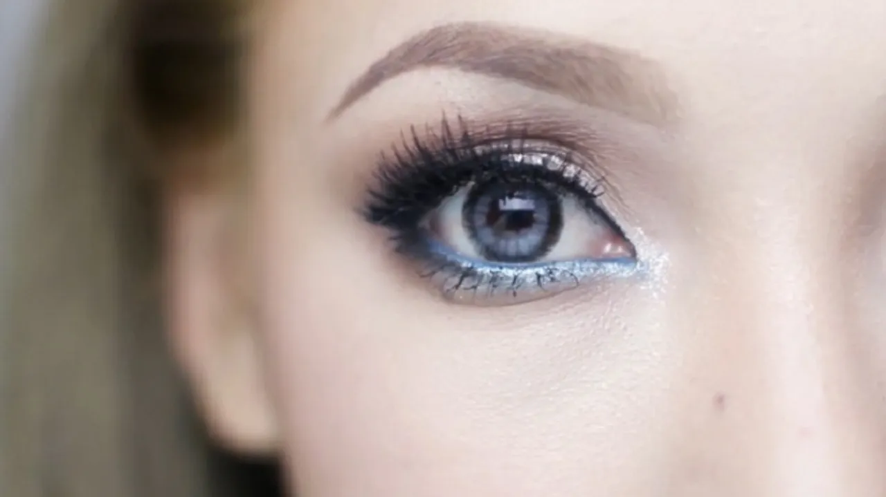 ଆଖି ଡେଉଁଛି ଓ ହାତ କୁଣ୍ଡେଇ ହେଉଛି କି? ଜାଣନ୍ତୁ ଏଥିରୁ ମିଳୁଛି କେଉଁ ସଙ୍କେତ