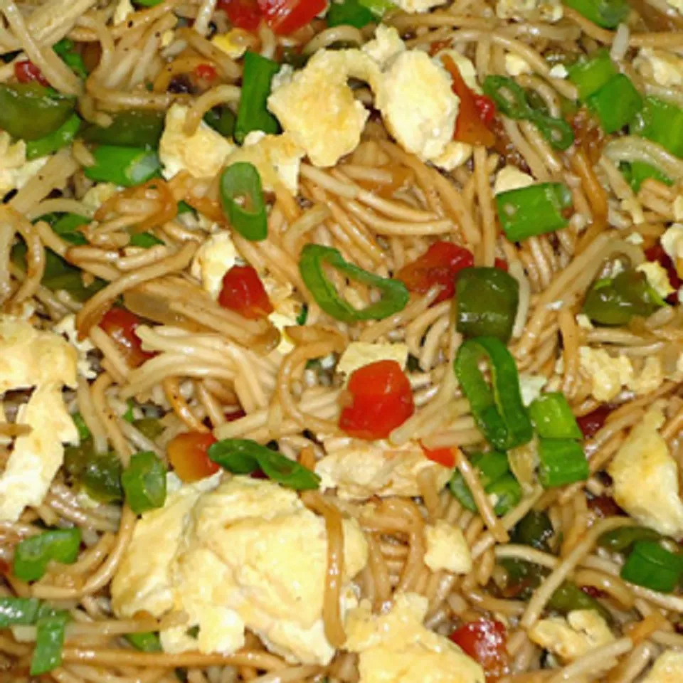 ଘରେ କେମିତି ପ୍ରସ୍ତୁତ କରିବେ ଅଣ୍ଡା ଚାଓମିନ୍‌