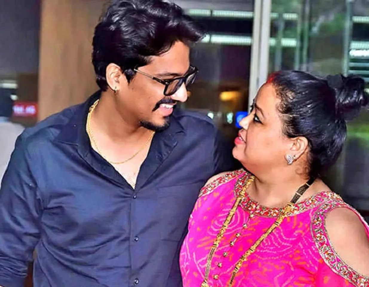 ବାହାଘର ପରେ ଏମିତି ଦିଶୁଛନ୍ତି ଭାରତୀ