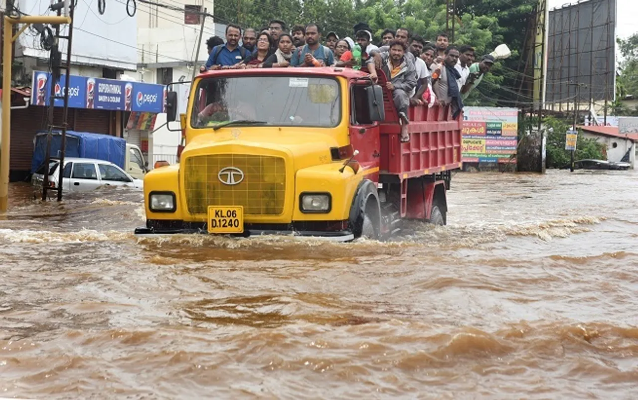 କେରଳରେ ଭୟଙ୍କର ବନ୍ୟା: ବଢ଼ିଚାଲିଛି ମୃତକଙ୍କ ସଂଖ୍ୟା, ୫୦୦ କୋଟି ସହାୟତା ଘୋଷଣା କଲେ ମୋଦି