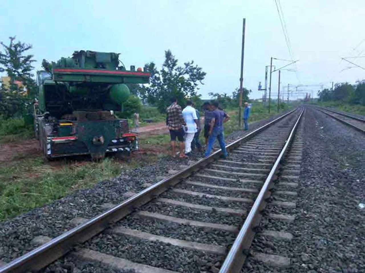ଦୁର୍ଘଟଣାରୁ ବର୍ତ୍ତିଗଲା ମେମୁ ଟ୍ରେନ୍‌, ଡିଆର୍‌ଏମ୍‌ଙ୍କ ତଦନ୍ତ ନିର୍ଦ୍ଦେଶ