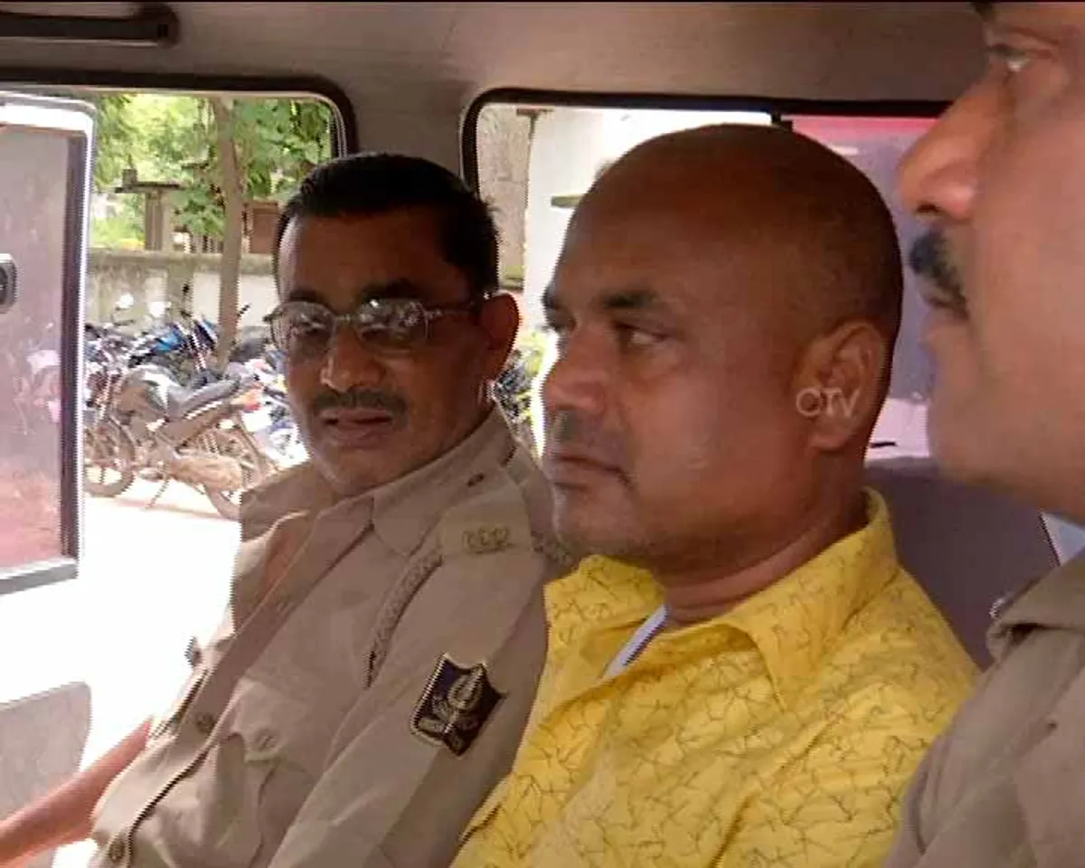 ସ୍ତ୍ରୀକୁ ନିର୍ଯାତନା ଦେଇ ବନ୍ଧା ହେଲା ଡନ୍‌