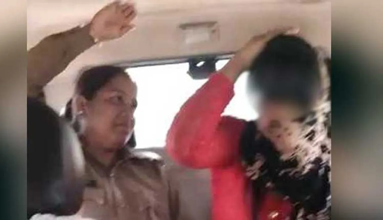 ମୁସଲିମ୍‌ ପୁଅ ସହ ସମ୍ପର୍କ ରଖିଥିଲେ ବୋଲି ଯୁବତୀଙ୍କ ସହ ଏମିତି କାମ କଲା ପୁଲିସ୍‌, ଦେଖନ୍ତୁ ଭିଡିଓ