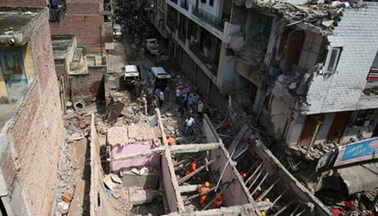 ଭୁଶୁଡ଼ିଲା ବିଲ୍ଡିଂ ୪ ଶିଶୁଙ୍କ ସମେତ ୫ଙ୍କ ଜୀବନ ଗଲା