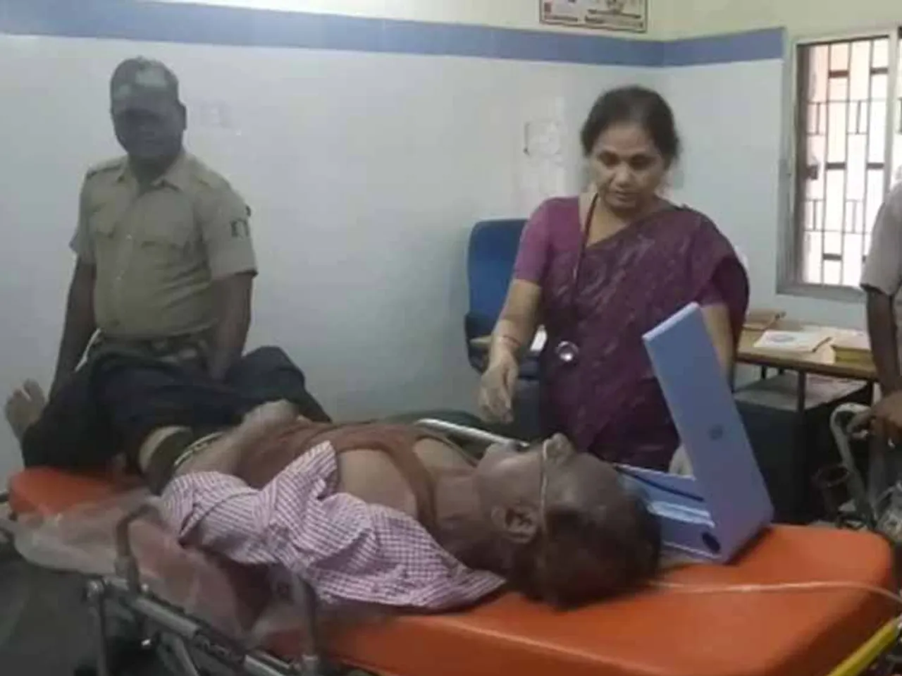 ଉପଜିଲ୍ଲାପାଳଙ୍କ ଅଫିସ୍‌ ପରିସରରେ ଯୁବକଙ୍କ ଆତ୍ମହତ୍ୟା ଉଦ୍ୟମ