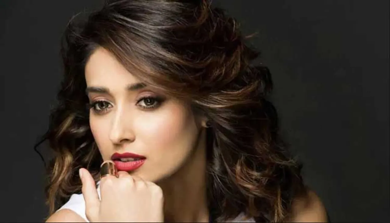 ପୁଣି ଚର୍ଚ୍ଚାରେ ଇଲିଆନା, ଏଥର ଲୁଚି ଲୁଚିକା ନୁହେଁ...