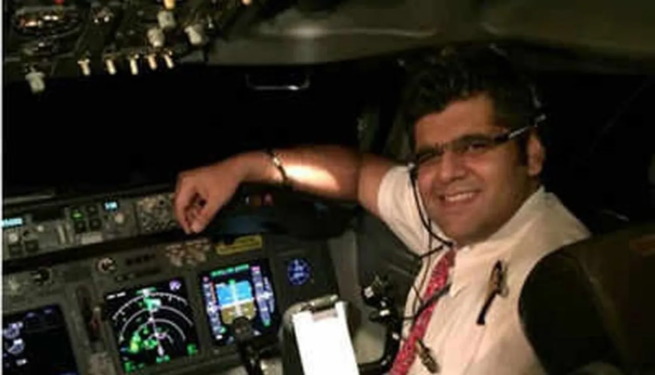 ସମୁଦ୍ରରେ ବିମାନ ଖସିବା ଘଟଣା: ପାଇଲଟ୍‌ ଥିଲେ ଦିଲ୍ଲୀର ଭବ୍ୟ