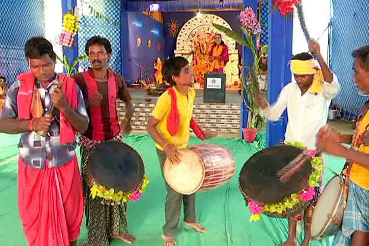 ପଶ୍ଚିମ ଓଡ଼ିଶାରେ ମା’ ଦୁର୍ଗାଙ୍କ ପୂଜା ବେଳେ କାହିଁକି ବାଜେ ଦୁଲ୍‌ଦୁଲି