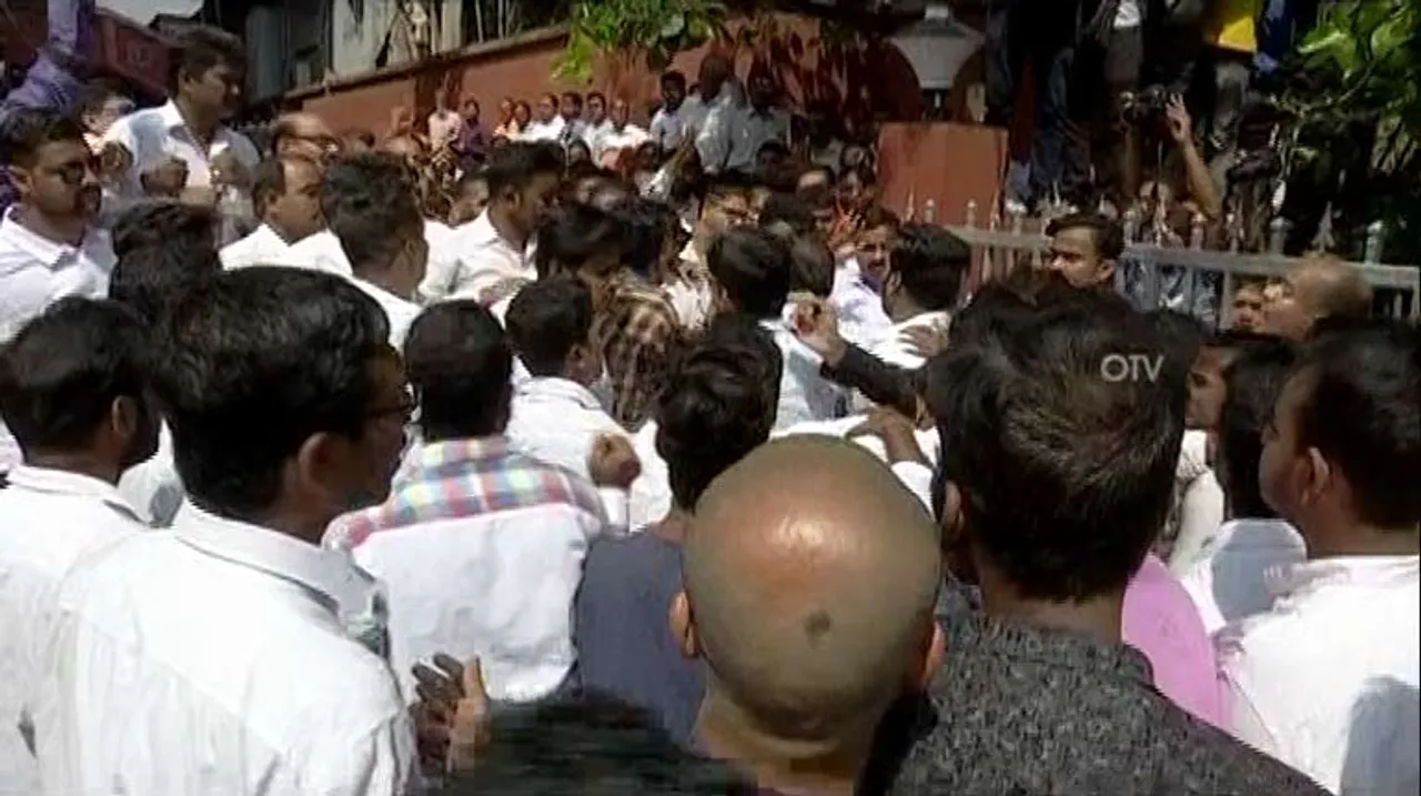 ଓକିଲ ଆନ୍ଦୋଳନରେ ଗାନ୍ଧାରୀ ଭଳି ନହୁଅନ୍ତୁ ମୁଖ୍ୟମନ୍ତ୍ରୀ: କଂଗ୍ରେସ