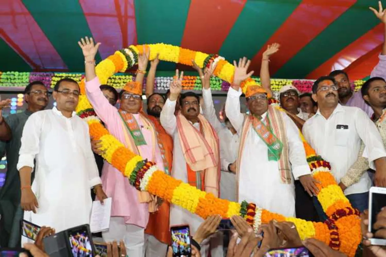 'ପଦ୍ମ' ଧରିଲେ ପଦ୍ମ ଲୋଚନ ପଣ୍ଡା, ବିଜେଡି ସରକାର ହଟାଇବାକୁ ଧର୍ମେନ୍ଦ୍ରଙ୍କ ଆହ୍ଵାନ