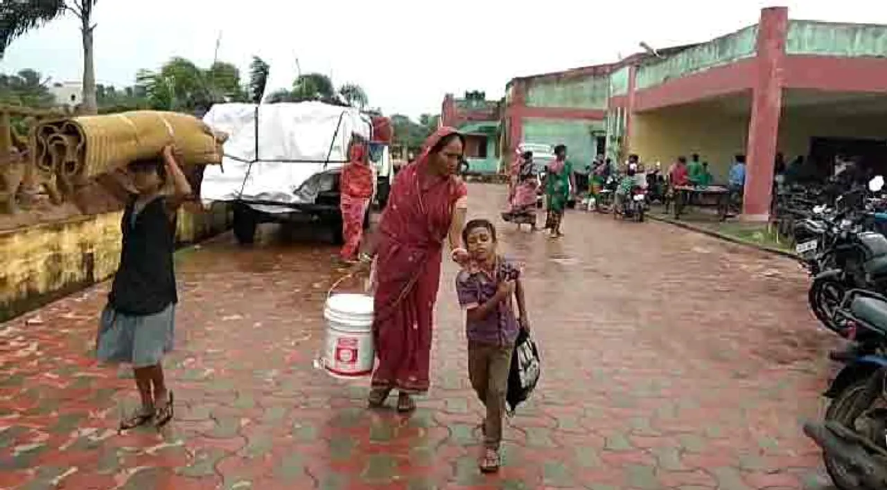 ଖାଦ୍ୟ ନାହିଁ କି ଆଉ କିଛି ସାହାଯ୍ୟ ନାହିଁ, ଲୋକେ ଛାଡୁଛନ୍ତି ବାତ୍ୟା ଆଶ୍ରୟସ୍ଥଳ